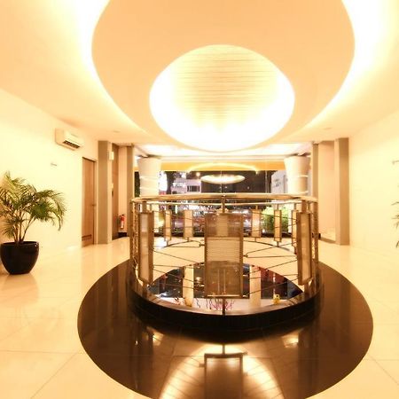 My Hotel Джакарта Экстерьер фото